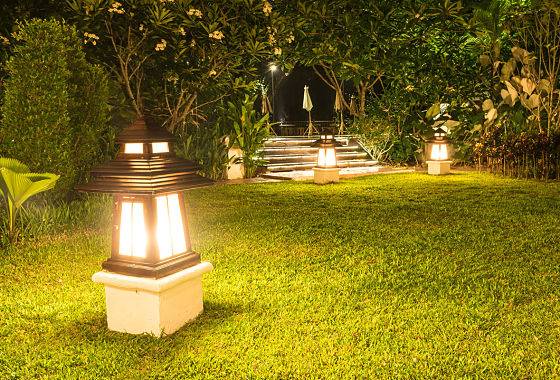 5 Outdoor Lighting Upgrades for Your Backyard - R.I. Lampus