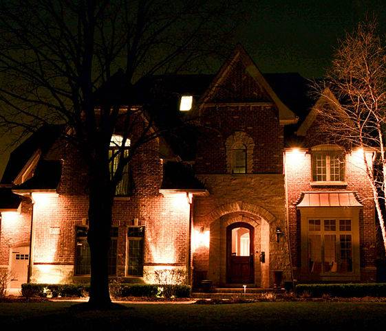 Outdoor lighting Chicago - lighting system on a Chicago house.