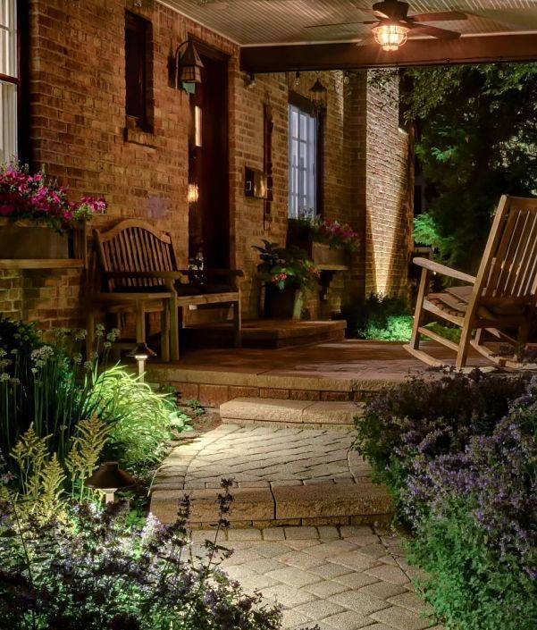 American National Sprinkler & Lighting installed a pathway outdoor lighting design on a Barrington House.