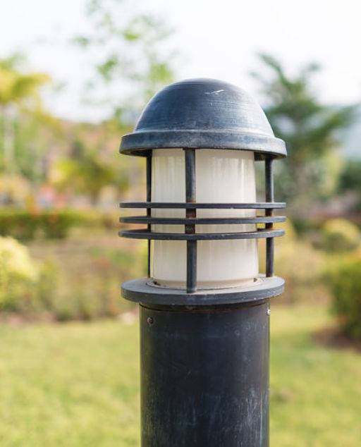 Low Voltage Landscape Lighting Vs Solar, How Much Does It Cost To Install An Outdoor Light Fixture