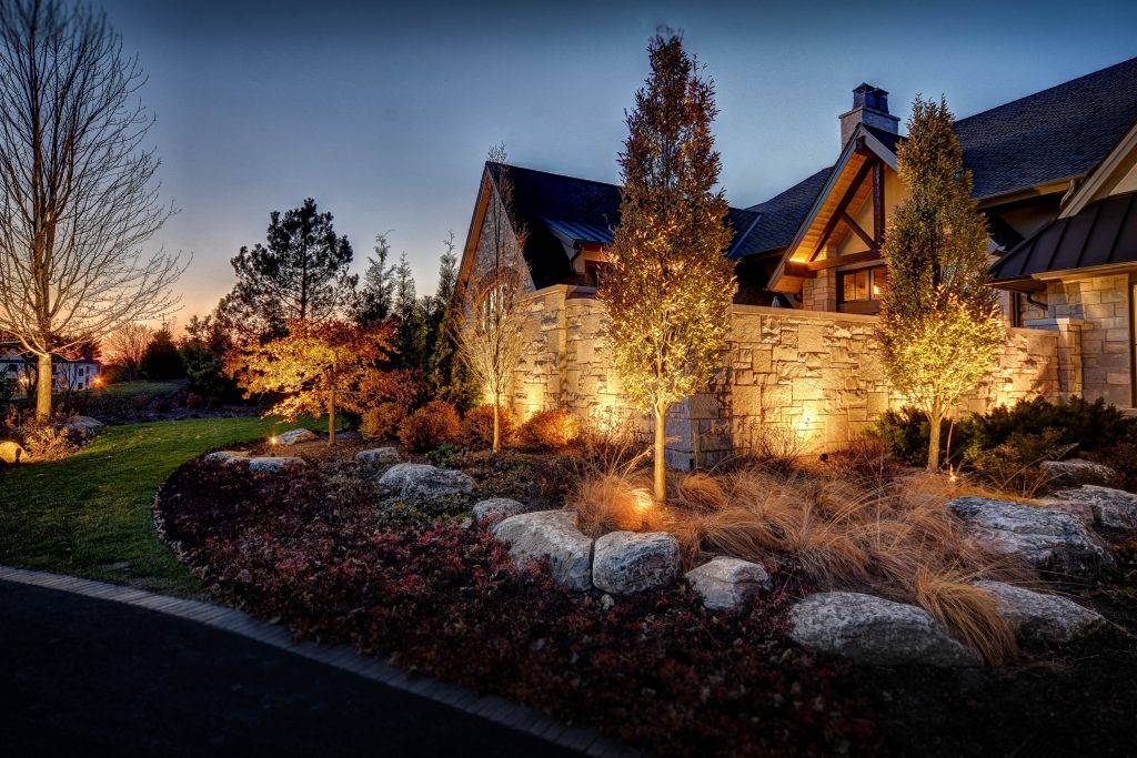 american-national-lighting-and-landscape-lakewood-home (11)