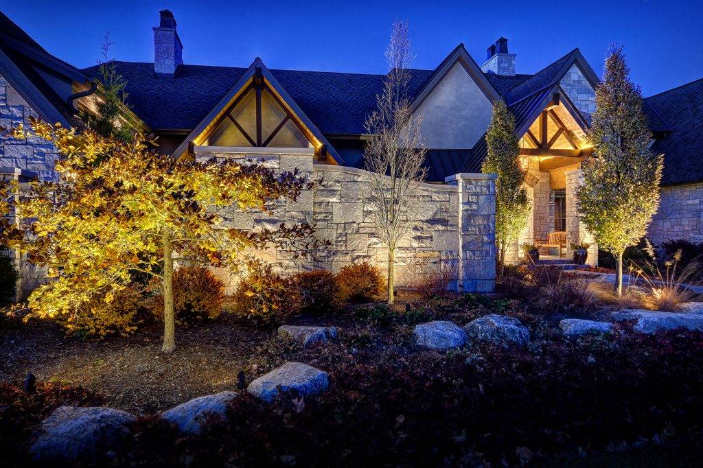 american-national-lighting-and-landscape-lakewood-home (14)