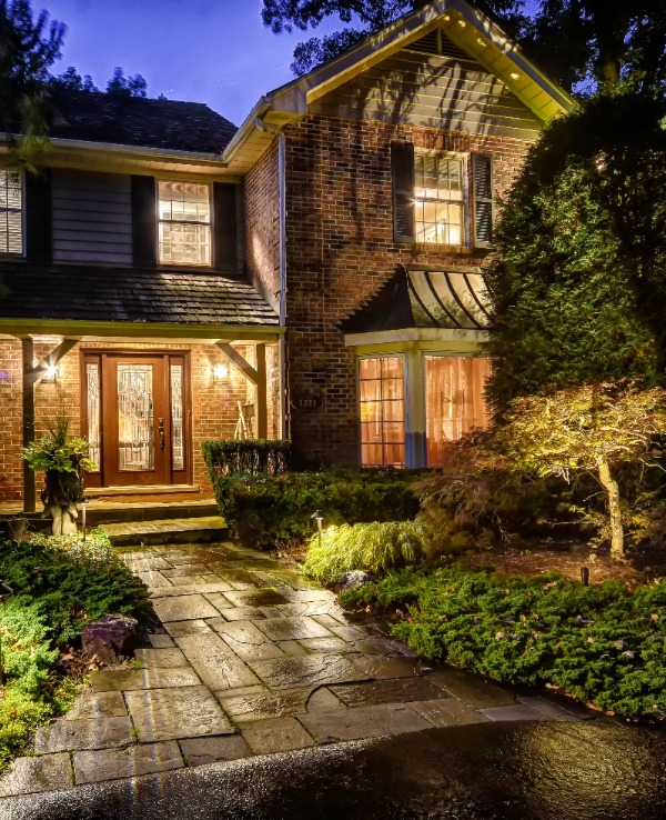 American National Sprinkler & Lighting - we offer Schaumburg Landscape Lighting for your home.